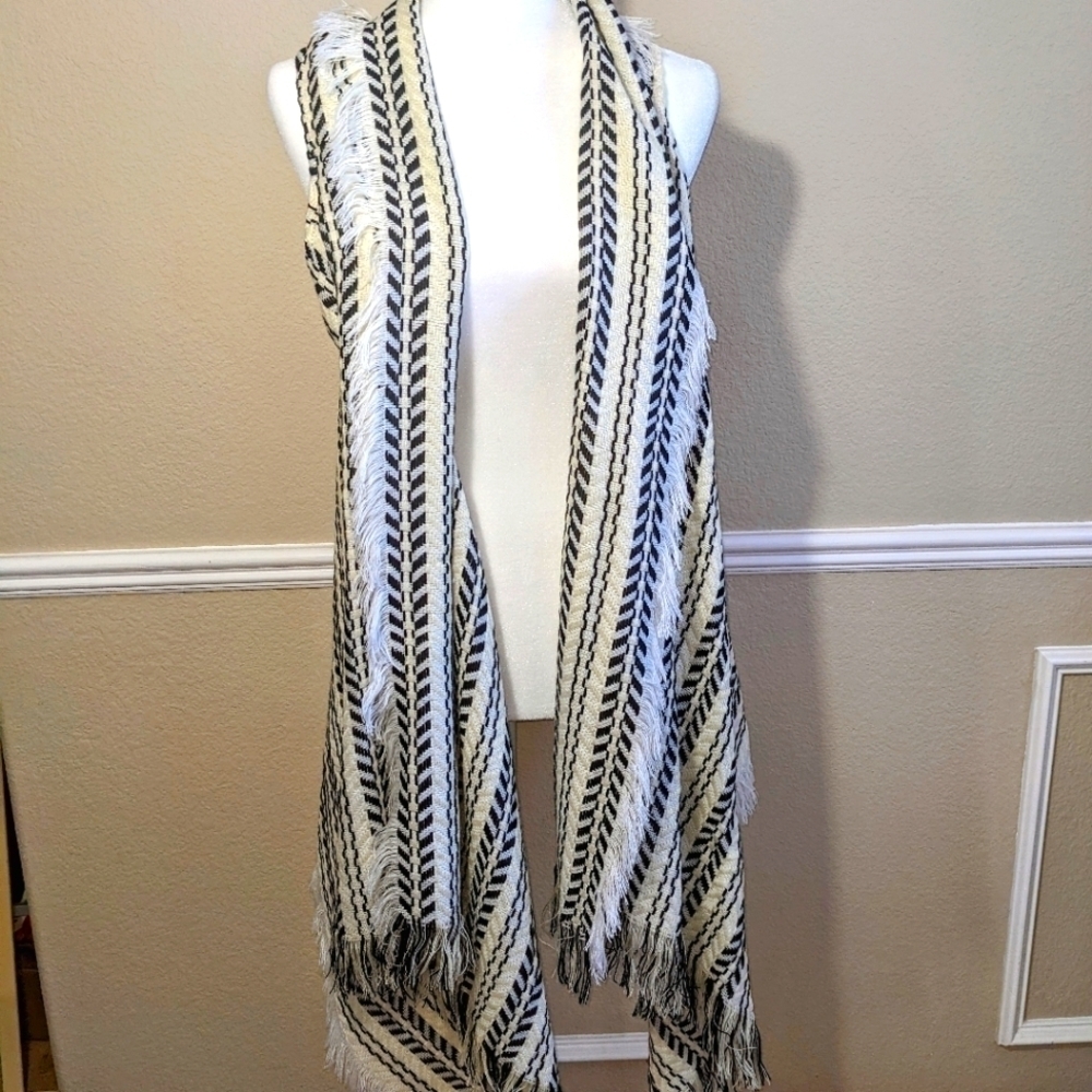 Cream and Black Sleeveless Long Cardigan Duster
